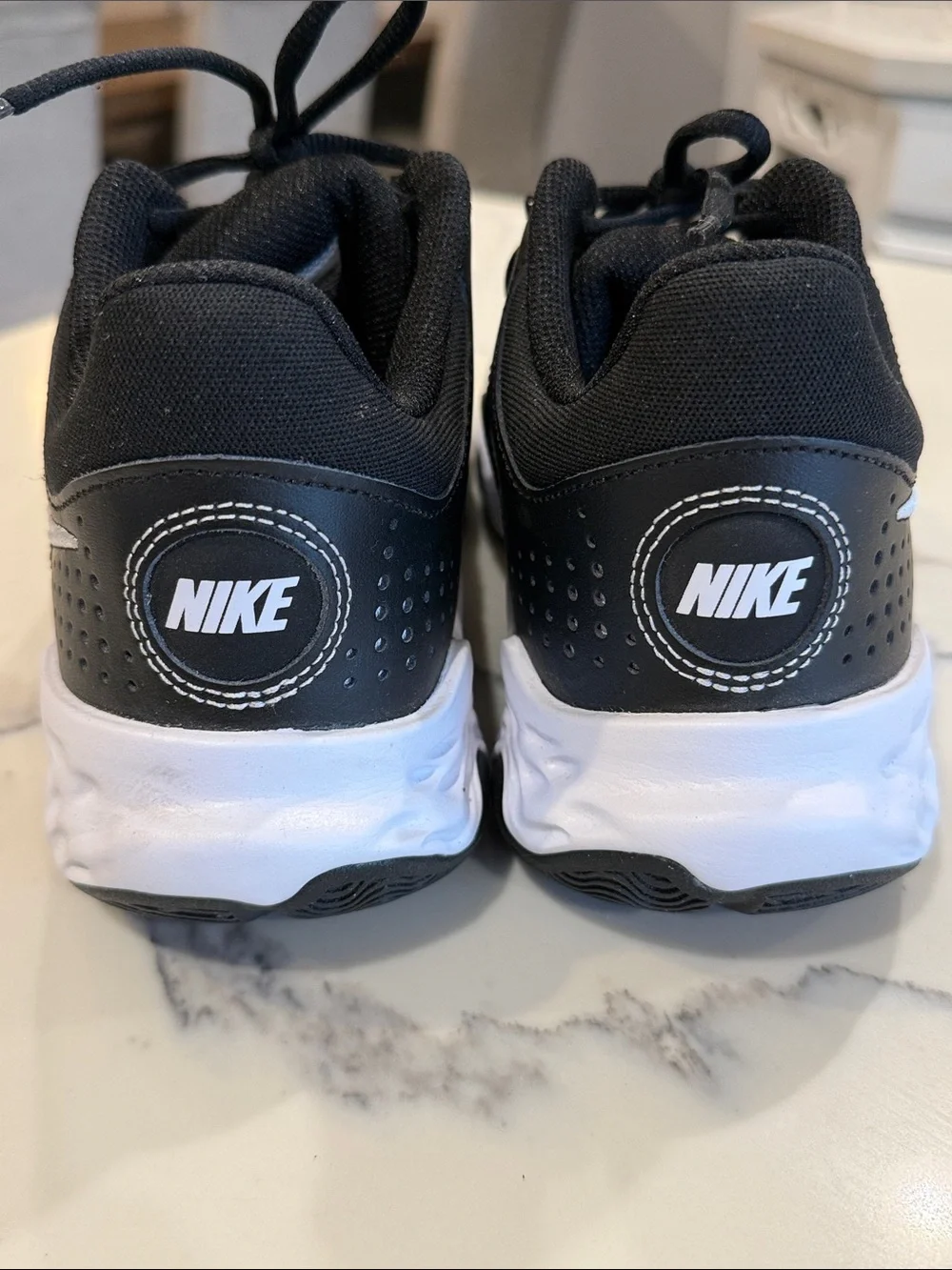 Nike Fly By Mid 3 sneaker men’s size 8.5 excellent condition.
